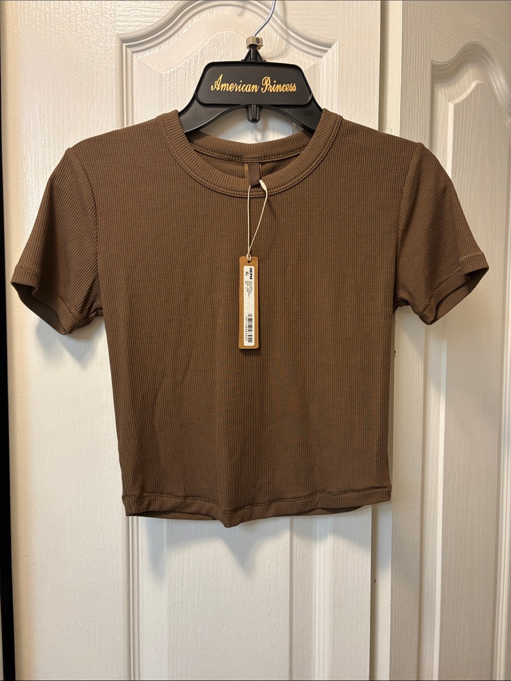 Skims Women's Ribbed Short Sleeve Crop Top - Brown